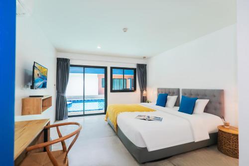 room detail thumbnail 1