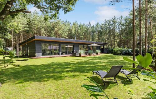 Cozy Home In Ebeltoft With Sauna – khách sạn tại Fuglslev