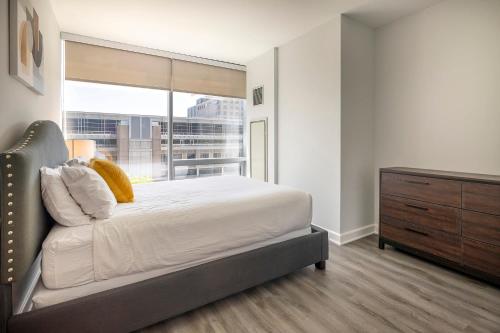 Modern Apt Close to Downtown - ASW-9T Modern Apt Close to Downtown - ASW-9T