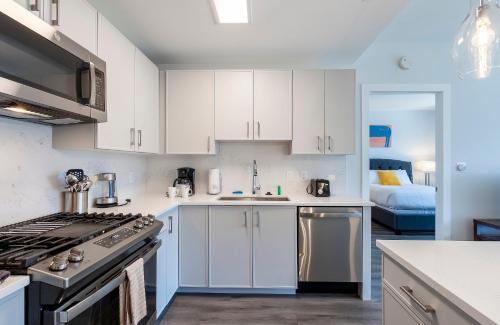 Modern Apt Close to Downtown - ASW-9T Modern Apt Close to Downtown - ASW-9T