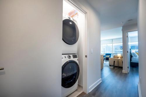 Modern Apt Close to Downtown - ASW-9T Modern Apt Close to Downtown - ASW-9T