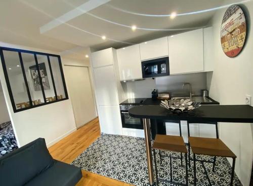 Cosy Appartement - 200m de Paris in Bois de Vincennes