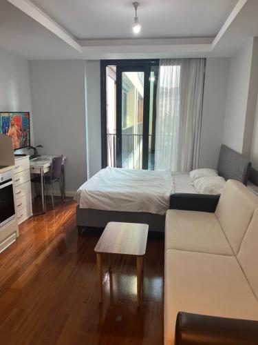 Cosy Studio Flat -One Room in a new residence near Taksim, Стамбул