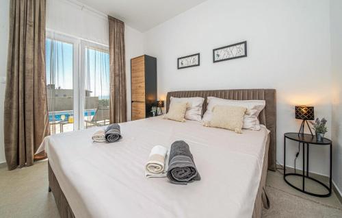 Lovely Home In Jakisnica