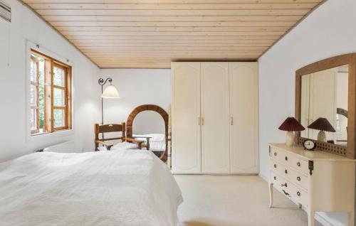 Cozy Home In Lundby With Wifi in Lundby