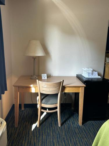 Ameristay Inn & Suites