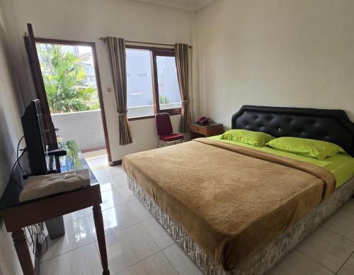 Hotel Maxim Kwitang Jakarta Room Type - Deluxe Queen Room