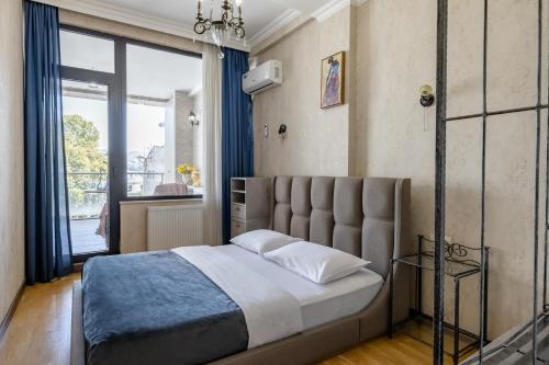 Apartment on Rustaveli avenue, Tbilisi (zdjęcie 3)