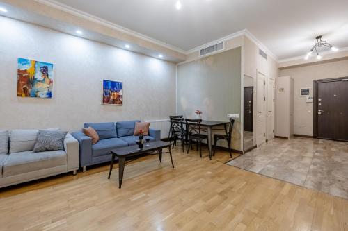 Apartment on Rustaveli avenue, Tbilisi (zdjęcie 9)