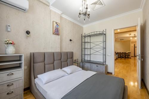 Apartment on Rustaveli avenue, Tbilisi (zdjęcie 4)
