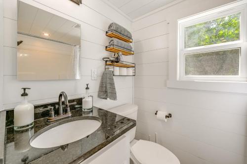 Franklin Cottage Deck with Blue Ridge Mtn Views! Franklin Cottage Deck with Blue Ridge Mtn Views!