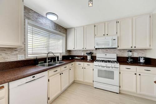 Bright Fun Spacious Home with Pool, Las Vegas (foto 3)
