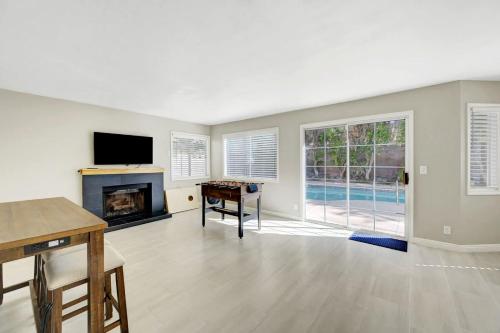 Bright Fun Spacious Home with Pool