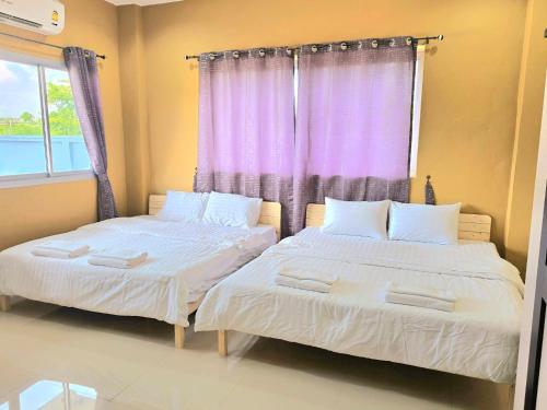 2 king beds, 2 twin beds