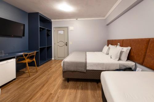 Standard Suite image 3