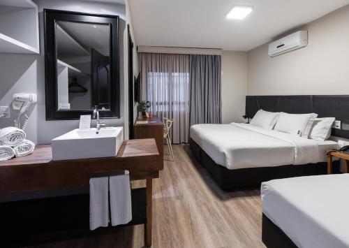 Superior Suite image 3