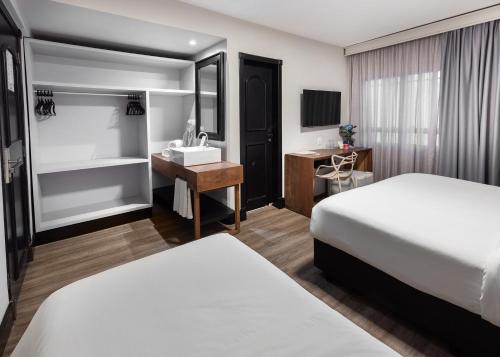 Superior Suite image 7