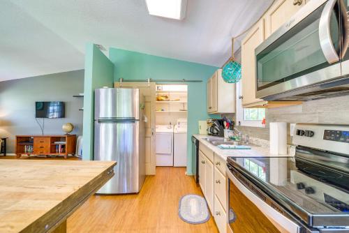 Relax Fireside: Riverfront Inglis Duplex w/ Dock in Inglis (FL)
