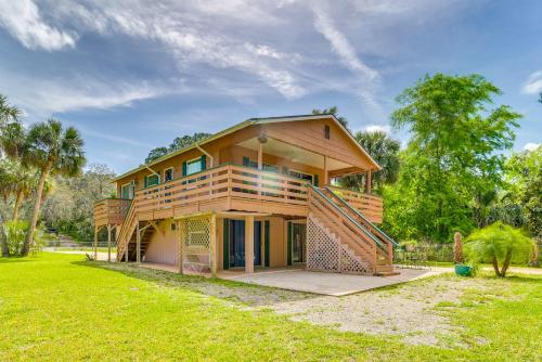 Relax Fireside: Riverfront Inglis Duplex w/ Dock in Inglis (FL)