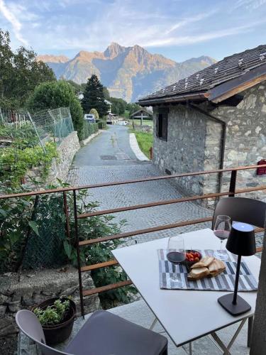 Erkély/terasz, Maison Massinod, natura e relax in Gignod