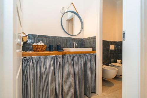 H H Moneglia il Vicolo