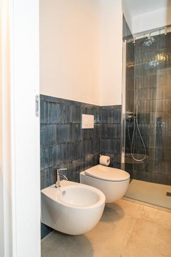 H H Moneglia il Vicolo