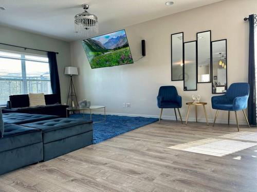 Spacious Fun, Convenient Home Theater Near Disney