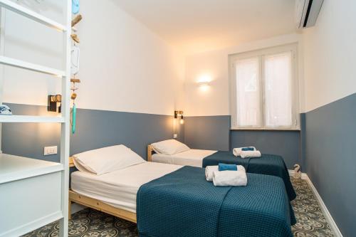 H H Moneglia il Vicolo