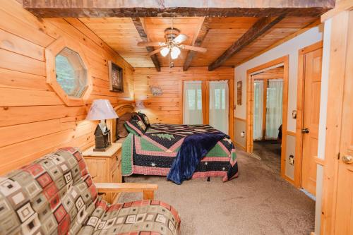 Always Christmas 2 Bedrooms in Pigeon Forge, USA
