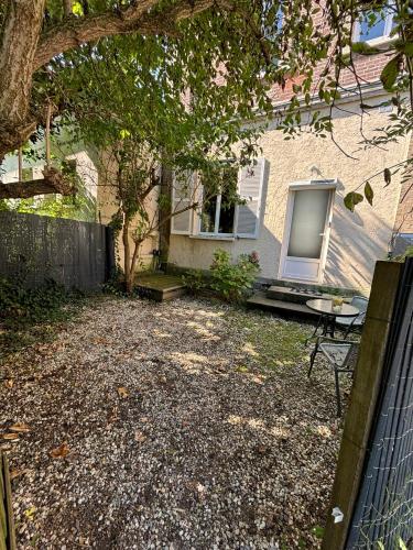 Jardín, Le Duplex in Louviers