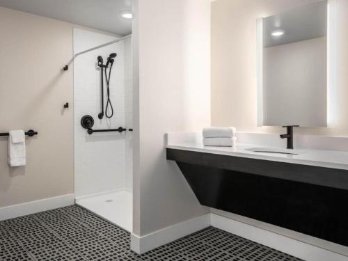 Holiday Inn Express St. Louis Central West End, an IHG Hotel in Saint Louis, USA