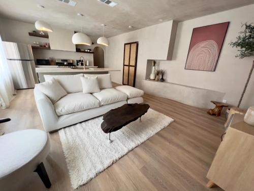 2 Bedroom Tulum Oasis in Hollywood, Los Angeles