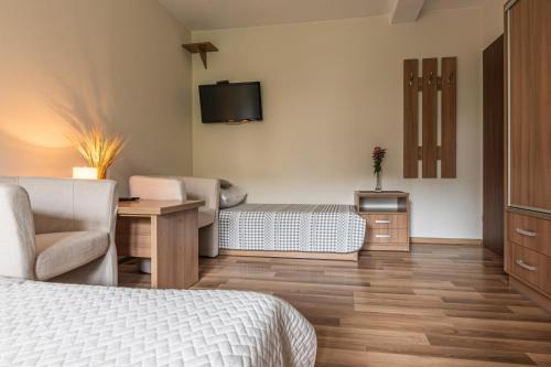 3 twin beds
