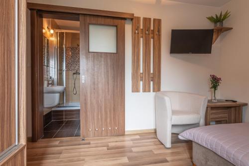 2 twin beds