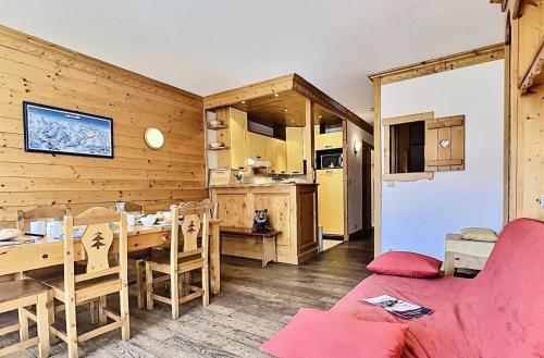 Résidence Le Bec Rouge - Appartement de charme 3 pièces 8 personnes à Tignes ski aux pieds et proche des commerces dans le quartier du Lac MAE-1993