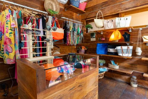598458257 Kalango Hotel Boutique