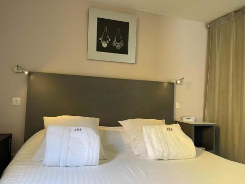 Suite with Hot Tub image 10