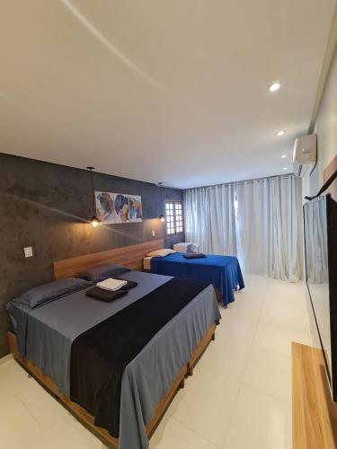 1 double bed, 1 twin bed