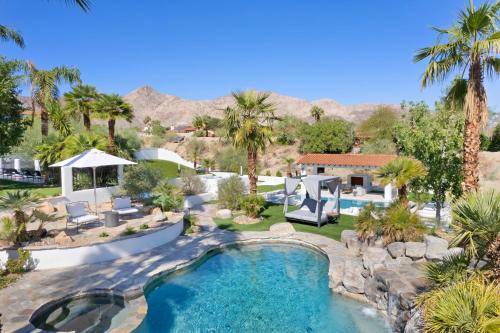 Jaguar Estate - Private Lush Estate with 2 Incredible Pools and Spas, Pickleball and Resort Style Yard Jaguar Estate - Private Lush Estate with 2 Incredible Pools and Spas, Pickleball and Resort Style Yard