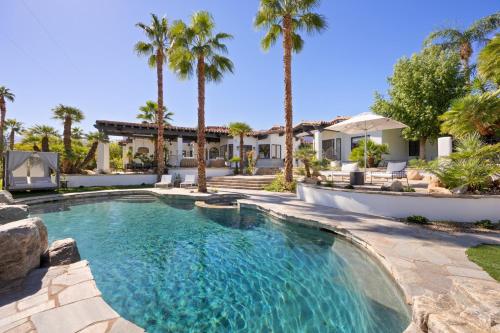 Jaguar Estate - Private Lush Estate with 2 Incredible Pools and Spas, Pickleball and Resort Style Yard Jaguar Estate - Private Lush Estate with 2 Incredible Pools and Spas, Pickleball and Resort Style Yard