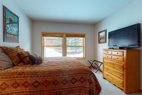 Snake River Village - image 6
