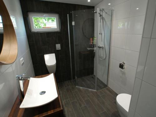 Fürdőszoba, Holiday apartment Lavender in Sint Maartensvlotbrug