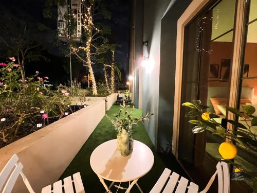 Cozy Apartment in Heart of Encino 104