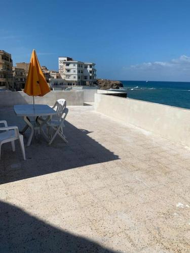 Maison pieds dans l'eau - Alger in Aïn Benian