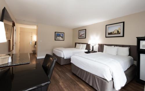 2 double beds