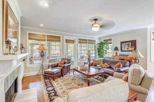 Upscale Home at Lake Oconee - Family Friendly! in Greensboro, USA