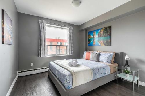 Glenview West Apartment w Patio - Near Downtown in Hamilton (ON)