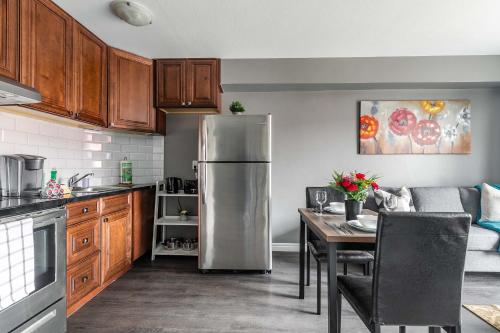 Glenview West Apartment w Patio - Near Downtown in Hamilton (ON)