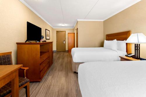 2 double beds