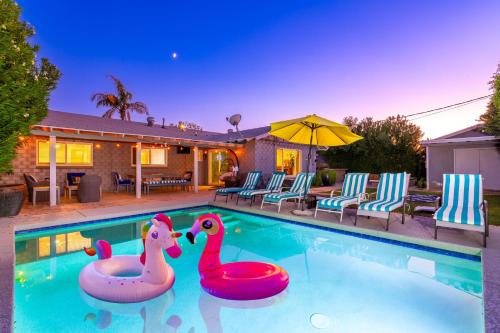 Ultimate, Scottsdale Getaway! Pool, BBQ, Sleeps 14, Scottsdale